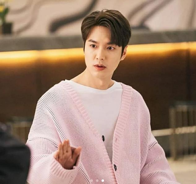 李敏镐同款发型,李敏镐发型如何烫卷头