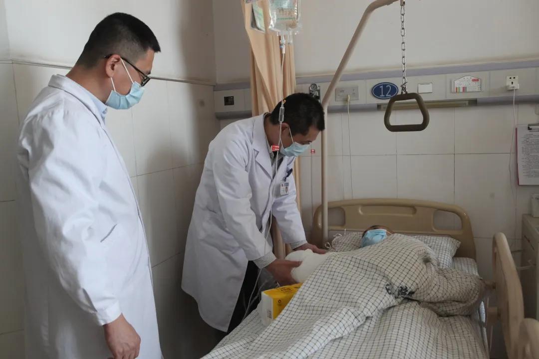 【日照市人民医院】右臂卷入机器被撕裂 6.5小时成功复活