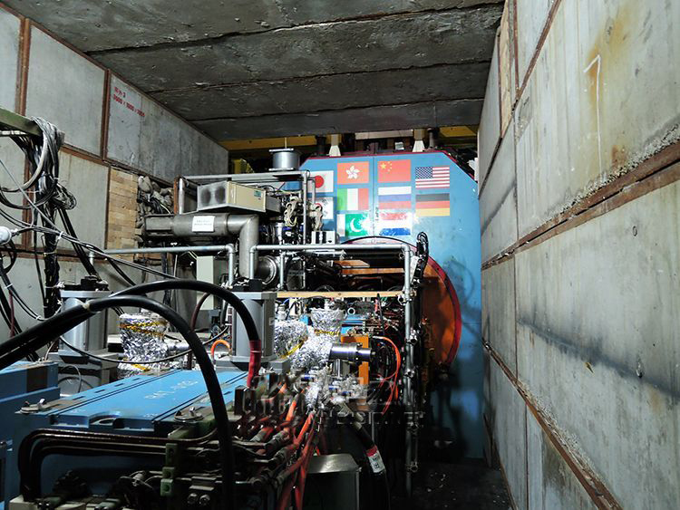 中国有大型电子对撞机吗,中国超级正负离子对撞机