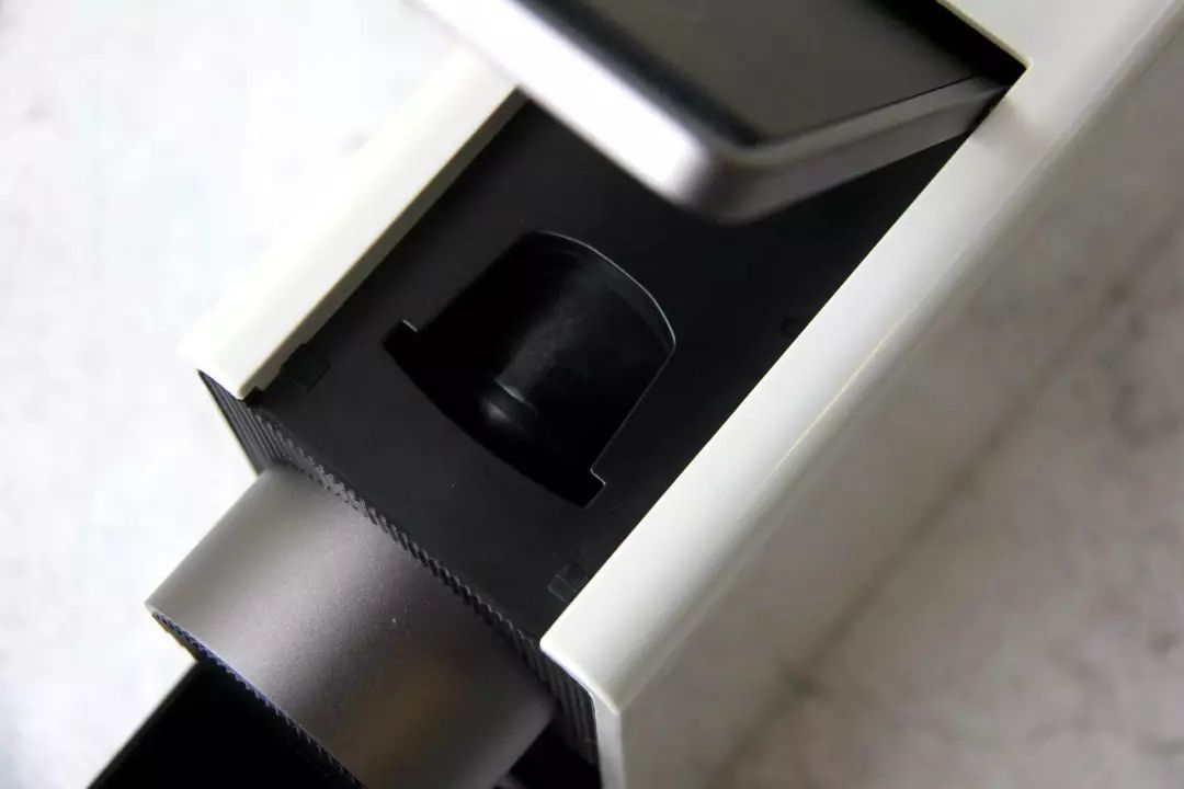 今天开箱一款便携胶囊咖啡机,mini胶囊咖啡机便携