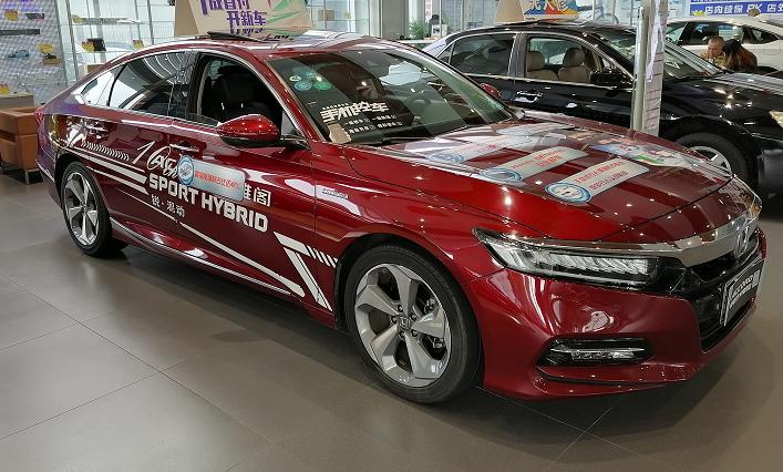 本田雅阁体验,雅阁红色外观