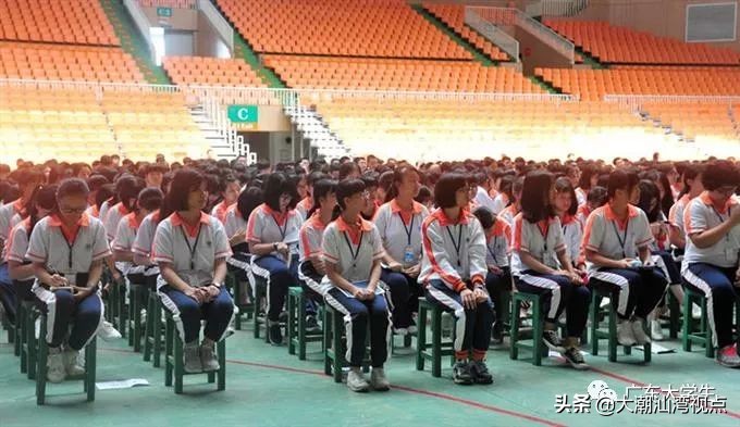 潮汕哪个学校校服最好看,潮汕校服排名前十