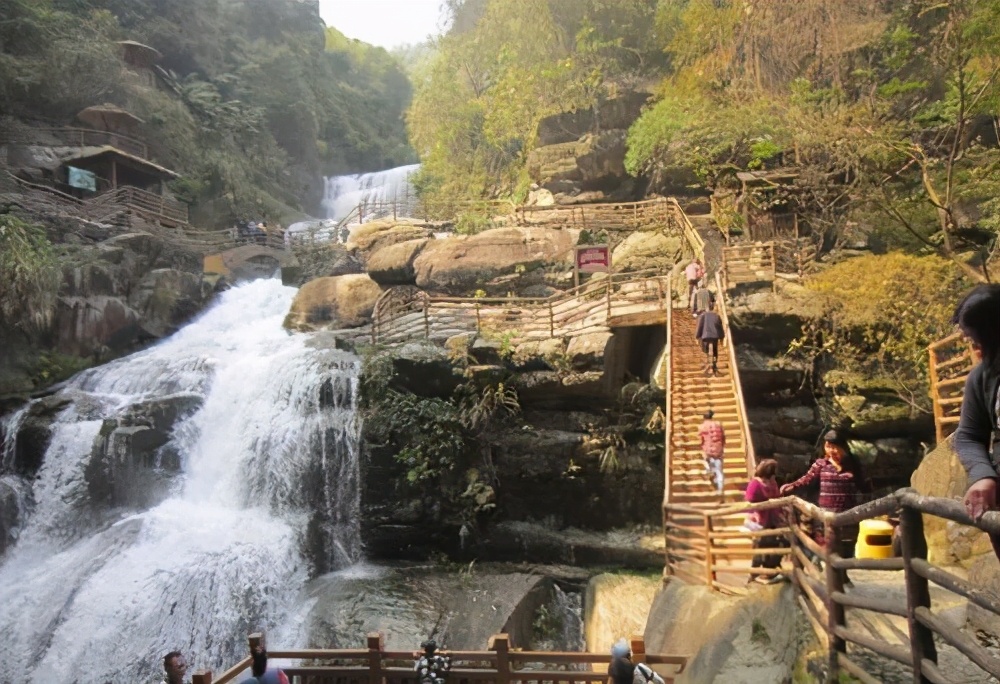 广东四会奇石河生态温泉景区,广东肇庆七星岩景区旅游攻略