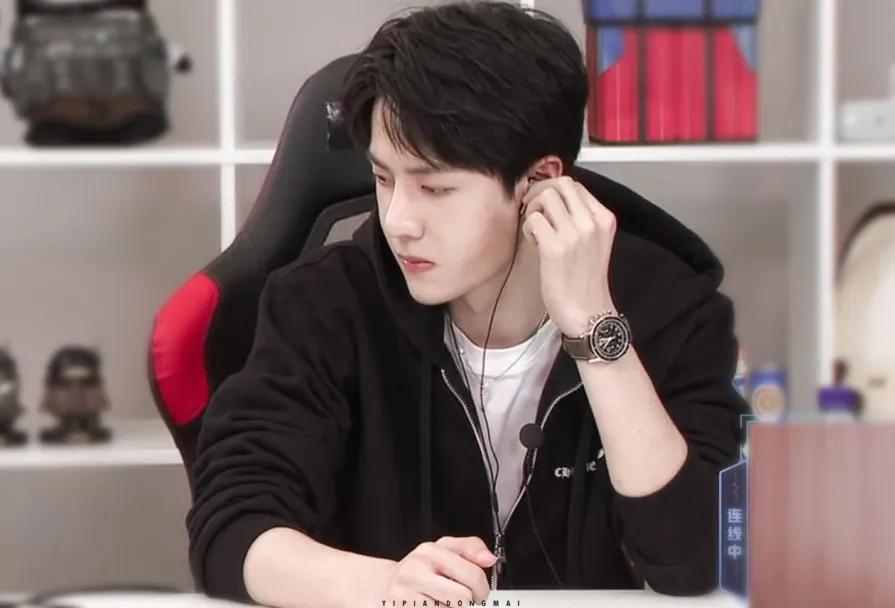 顶流王一博个人资料简介,王一博戴的表