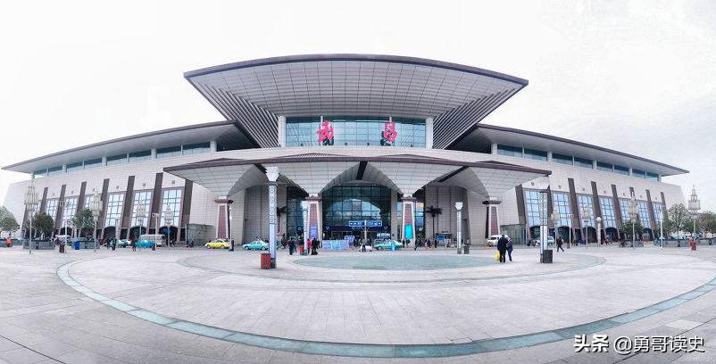 中国有两个火车站:火车直达所有省会城市,没有北京站