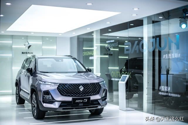 宋慧乔与刘亚仁是一间经纪公司吗,宋慧乔同时是两家公司的艺人吗