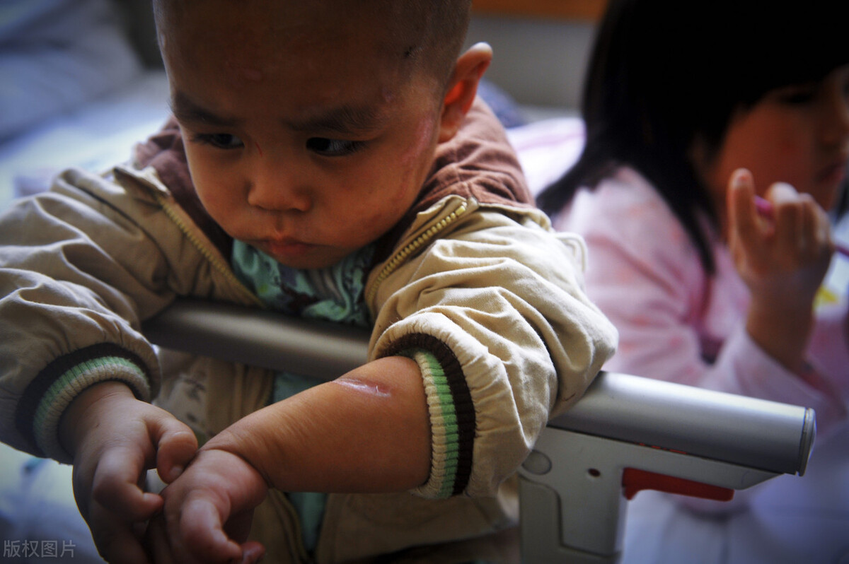 3岁小孩叛逆期的原因和解决办法,3岁孩子叛逆还不道歉