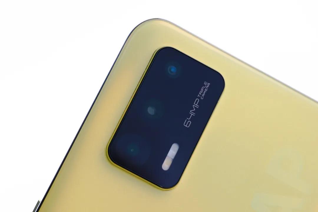 realmeq3是一款直面屏手机吗,realme最具性价比的千元机