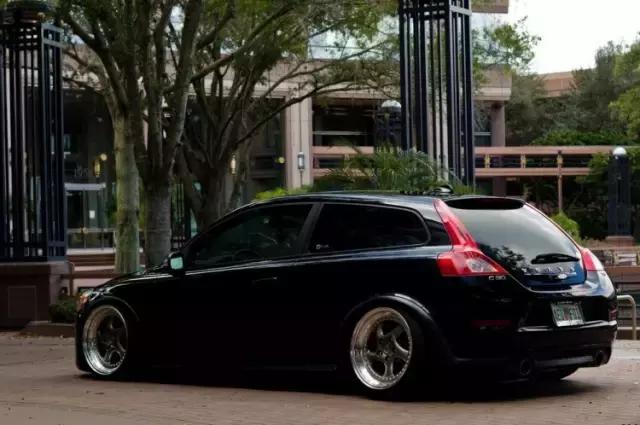 老款沃尔沃c30改装黑武士,走在大街上回头率百分百