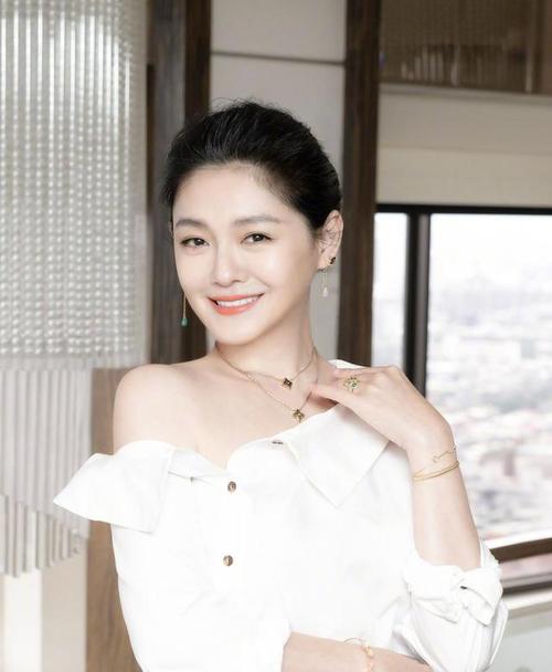 唇纹很严重怎么涂玻璃唇,唇纹重的适合玻璃唇吗