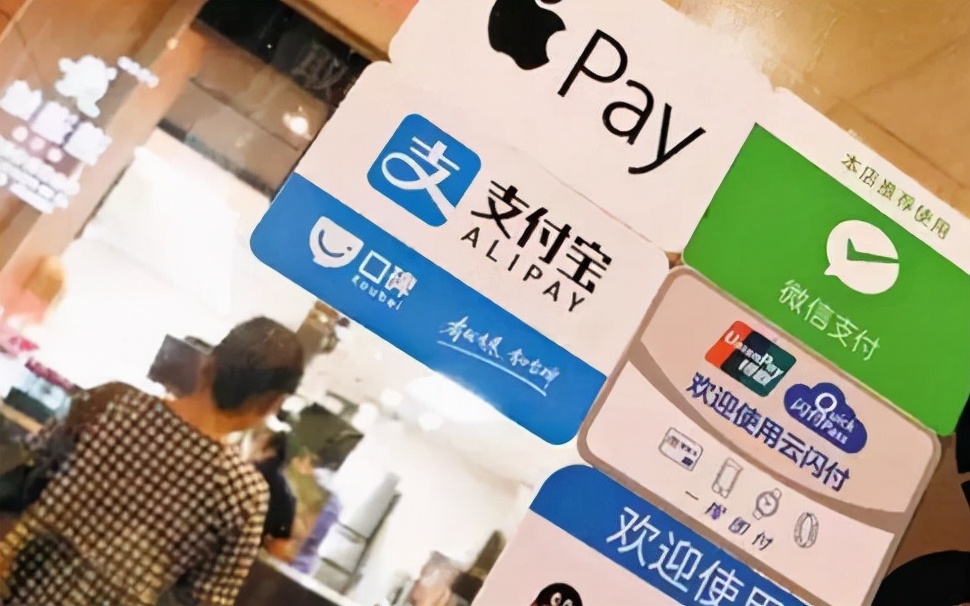 十万元存银行好还是放余额宝好,把钱存余额宝划算还是存银行划算