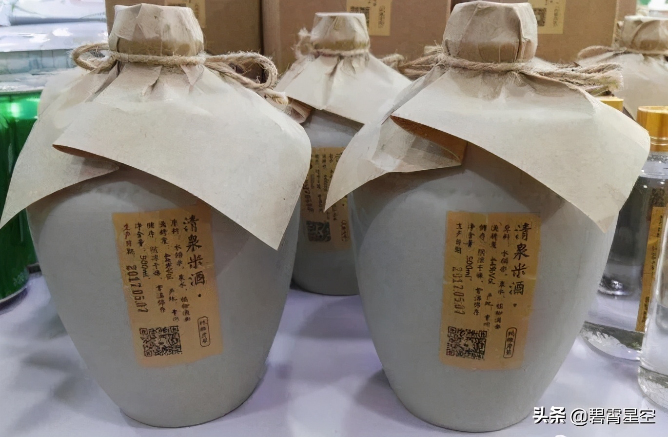 让我坐在一首诗的字里行间，抱紧你银杏树上是发黄的叶片