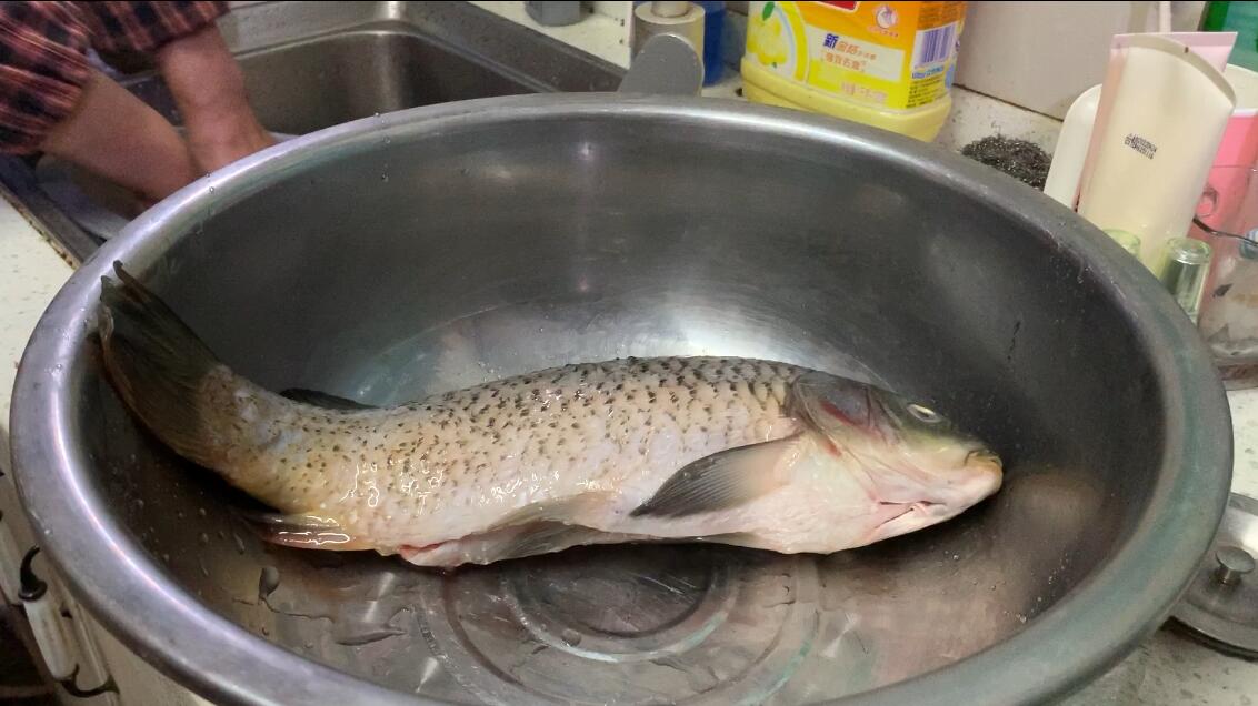 炸过的鱼怎么炖骨头酥软,炸过的鱼怎么炖好喝又营养丰富