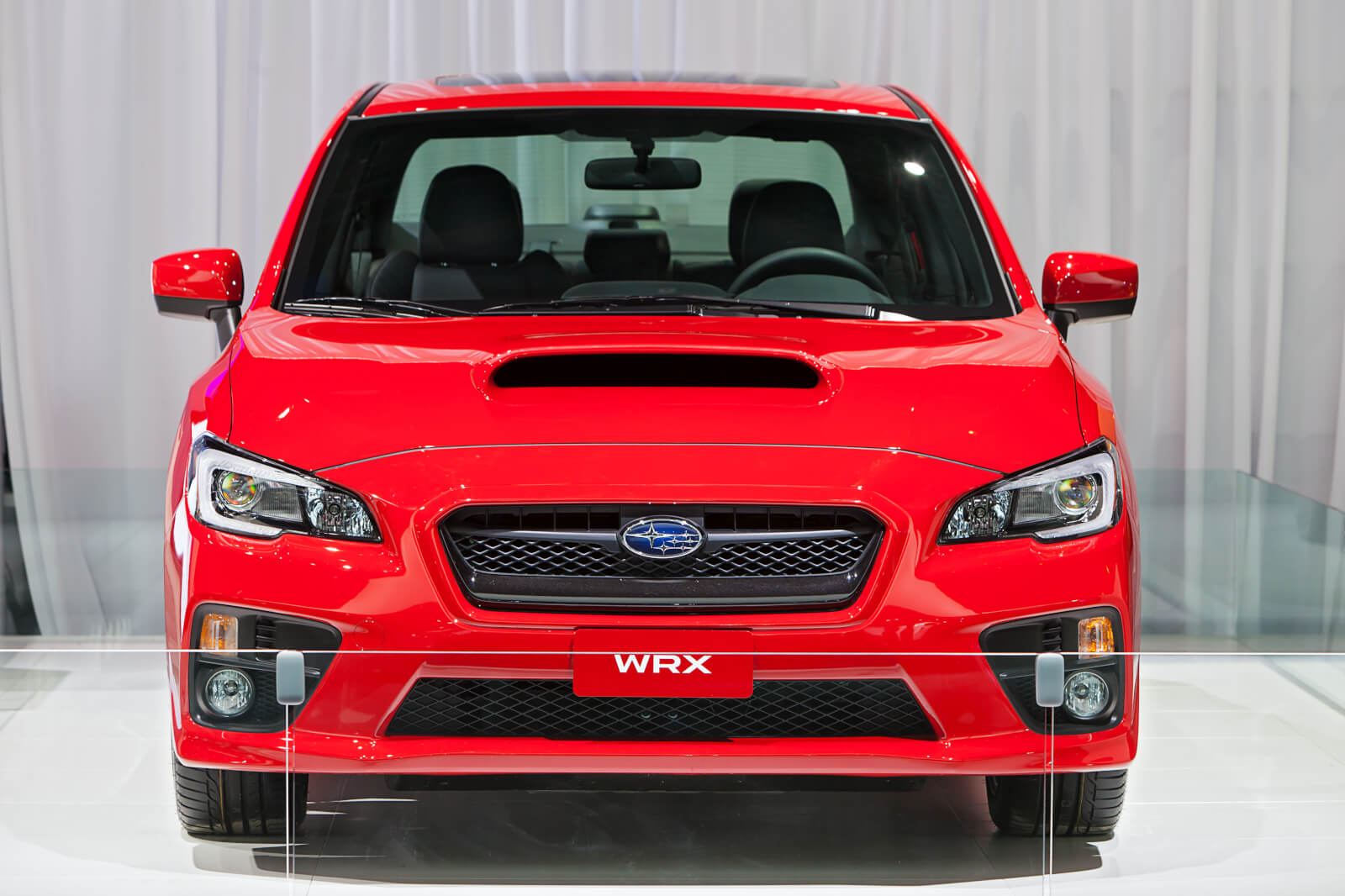 汽车引擎盖上的风口有什么用,汽车引擎盖有洞