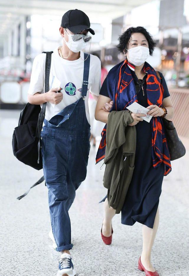 好男人文章怎么了?健身肌肉发达面目狰狞,绿背心金项链像黑社会