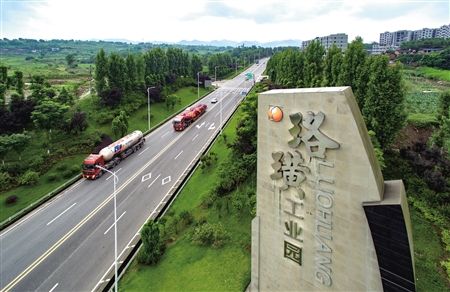 重庆江津实力最强的一个镇，人口12万，经济实力远超部分县城