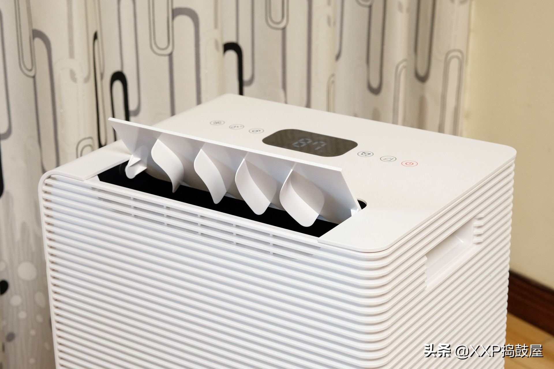 梅雨期如何除湿,回南天天气潮湿有什么小妙招