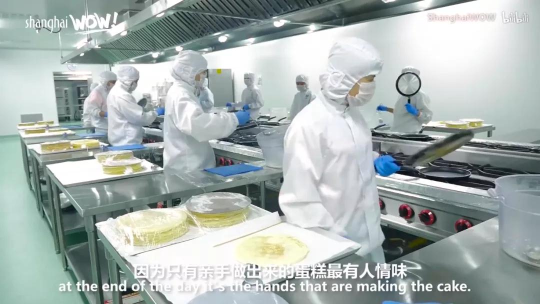 店员像柜姐、配送用劳斯莱斯，贵妇蛋糕卷成啥样了？