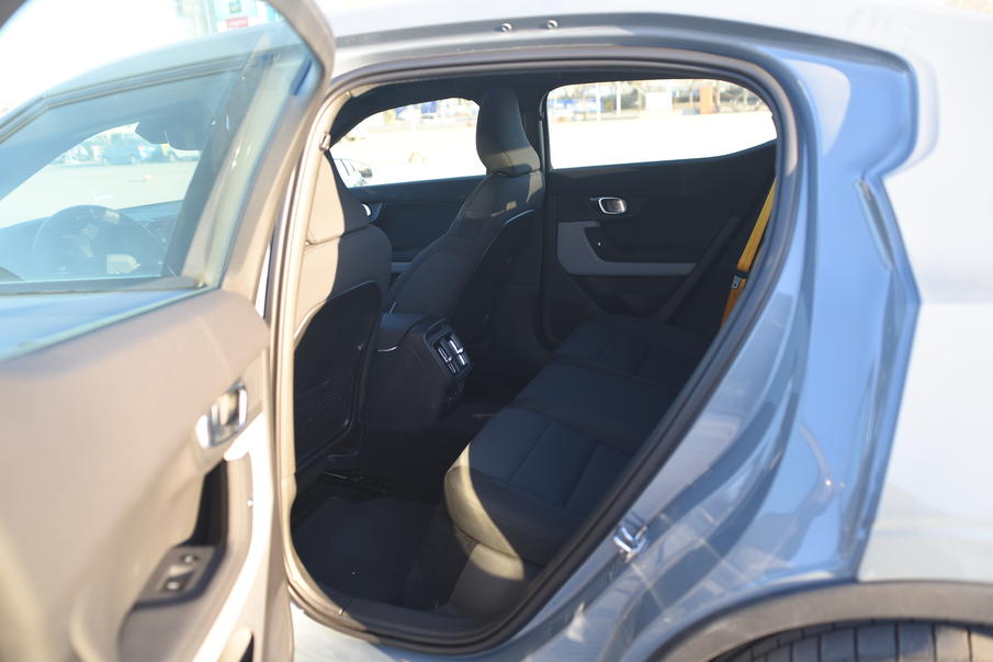 特斯拉新款model3与极星2,特斯拉新款model3和极星2