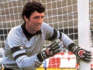 意大利历史最伟大的门神!40岁夺得世界杯,最杰出运动员之一佐夫