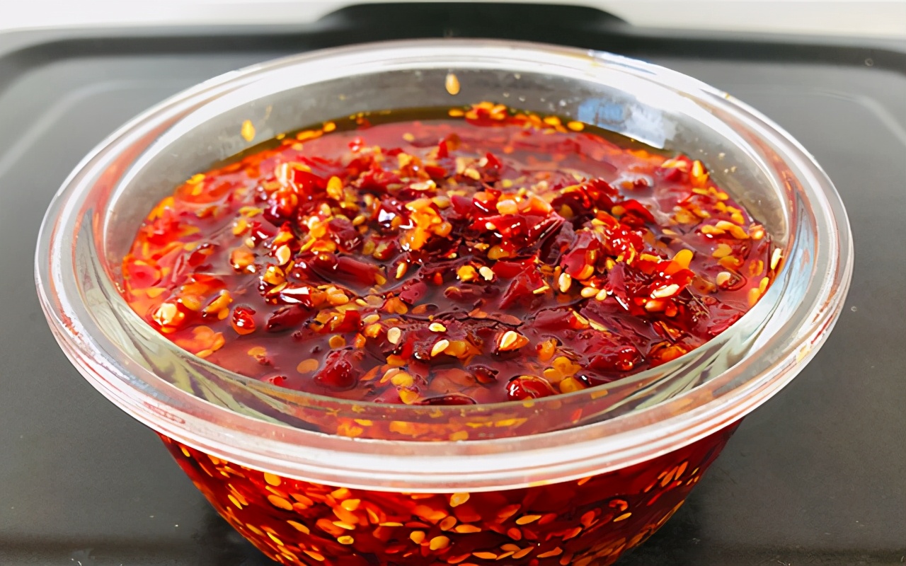 农家自制辣椒酱香辣拌饭酱的做法,辣椒酱怎么制作下饭拌面