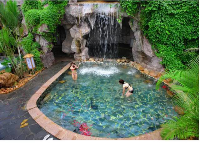 西咸水矿温泉度假村住宅,温泉度假别墅房间带池