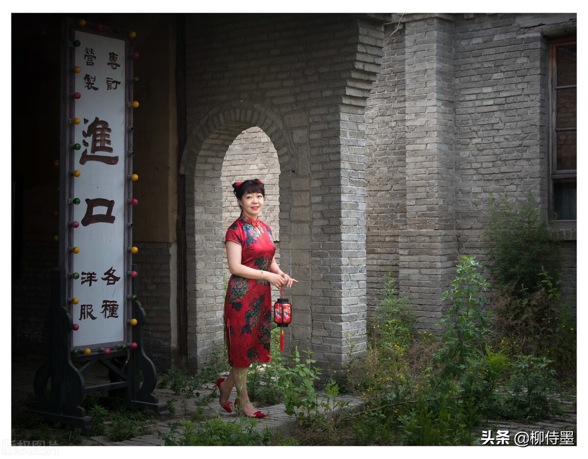 适合中老年女性拍照姿势,中老年摄影入门轻松拍出好照片