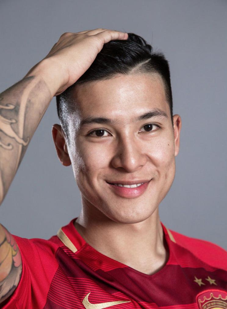 最像韦世豪的主播,于汉超重回恒大队