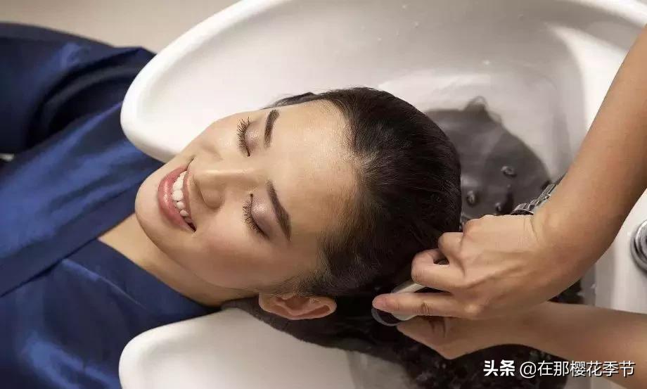 艾草防风紫苏煮水给婴儿洗澡,艾草生姜煮水给宝宝洗澡的好处