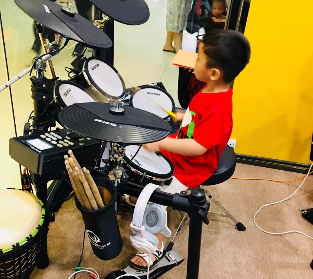 学架子鼓的10条好处,学习架子鼓能提高自信吗