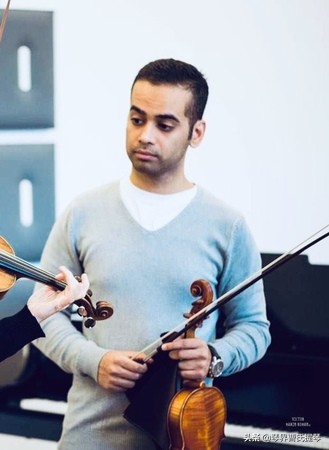 伊朗音乐家、小提琴家、作曲家、词曲作者和编曲家AliBakhtiar
