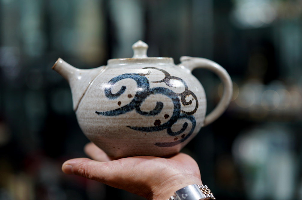 老式铜葫芦烟袋,古玩市场的铜胎掐丝珐琅花瓶