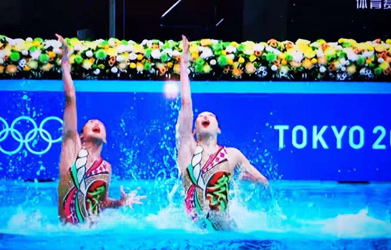 日本花样泳服,日本花样游泳的队服