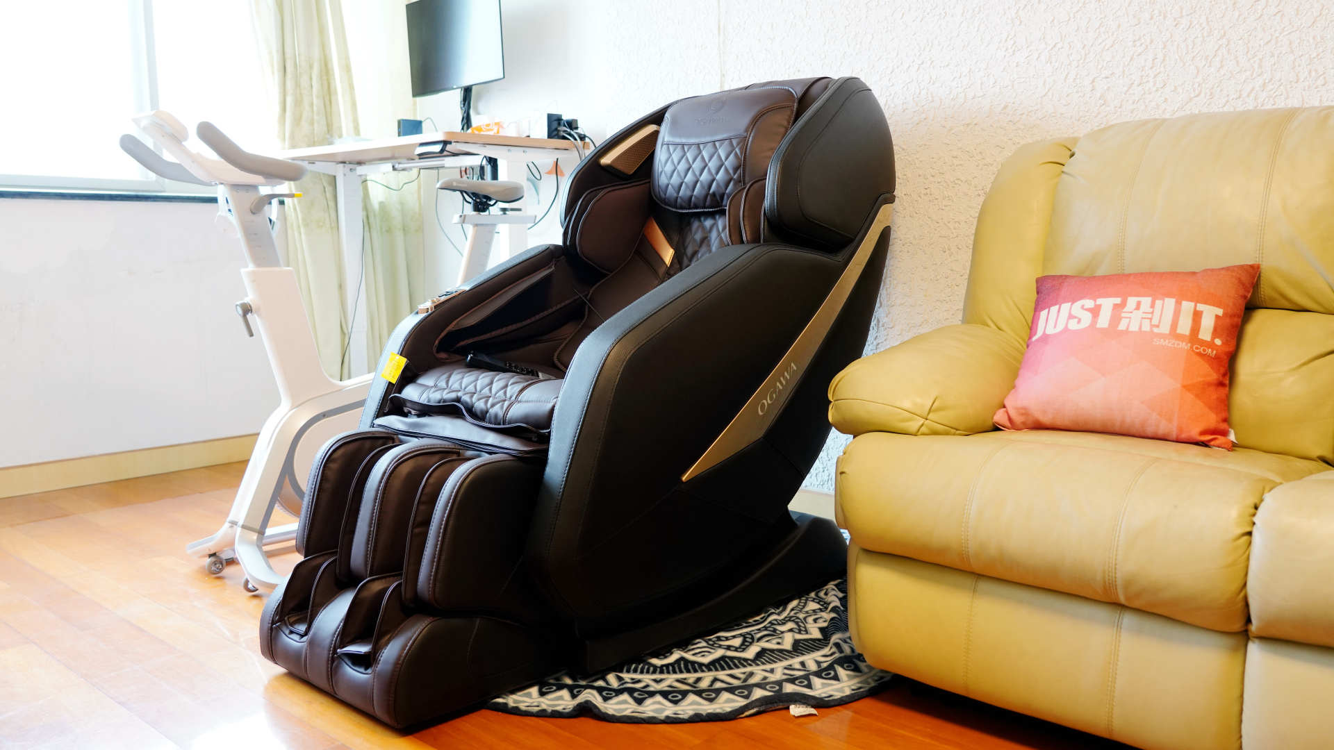 你有多久没有被温柔以待了？让奥佳华解疲大管家按摩椅来试试吧