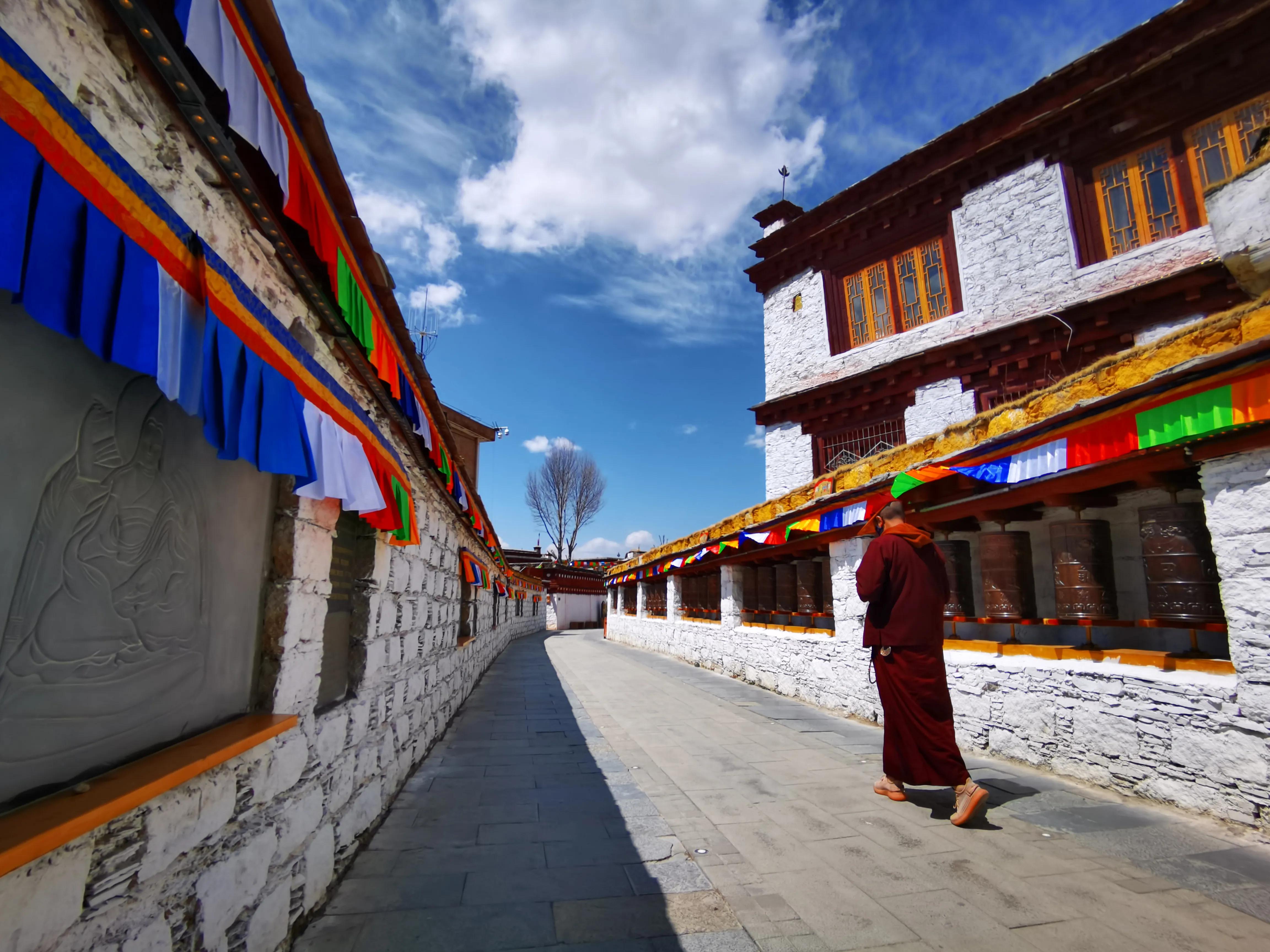 丁真的故乡理塘,丁真的故乡完整版