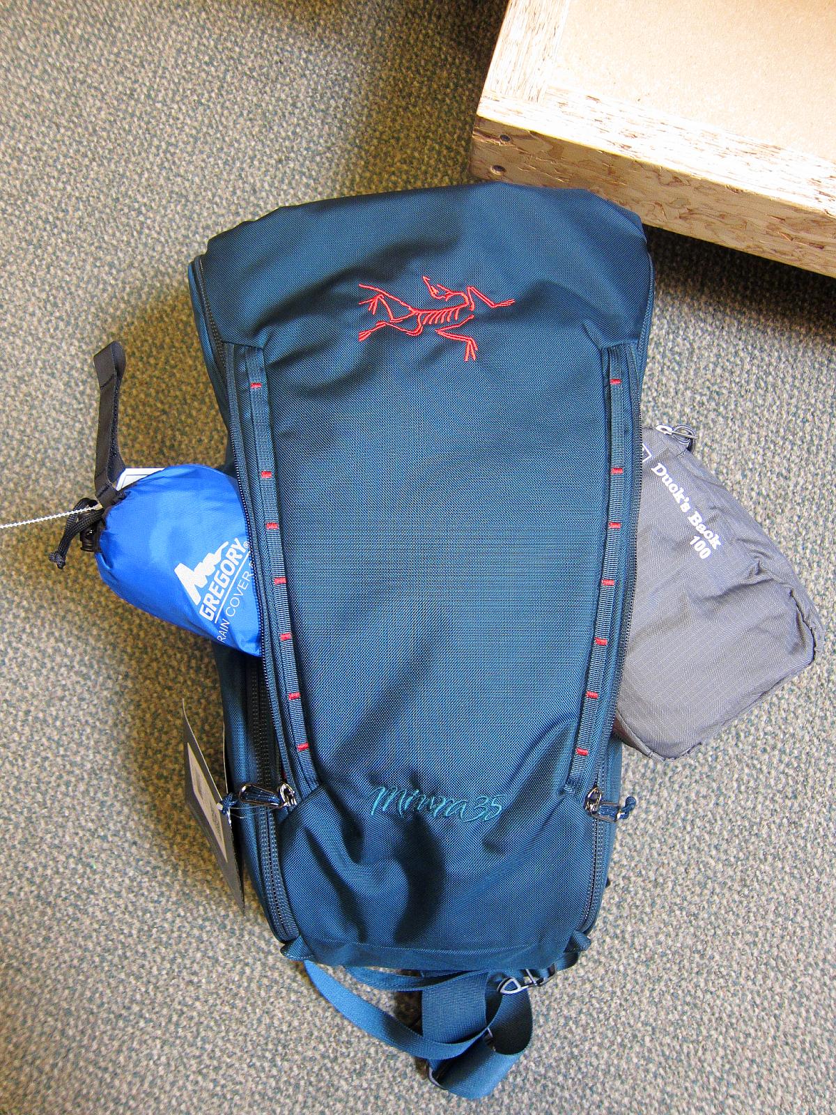 始祖鸟和猛犸象硬壳怎么选,arcteryx始祖鸟真假对比