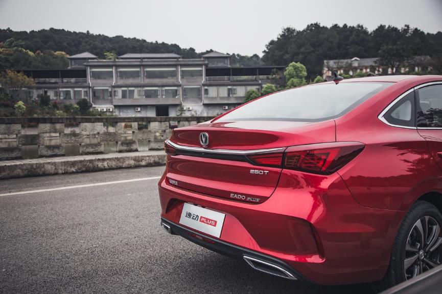 宝马f20评价,逸动plus高速稳定性怎么样