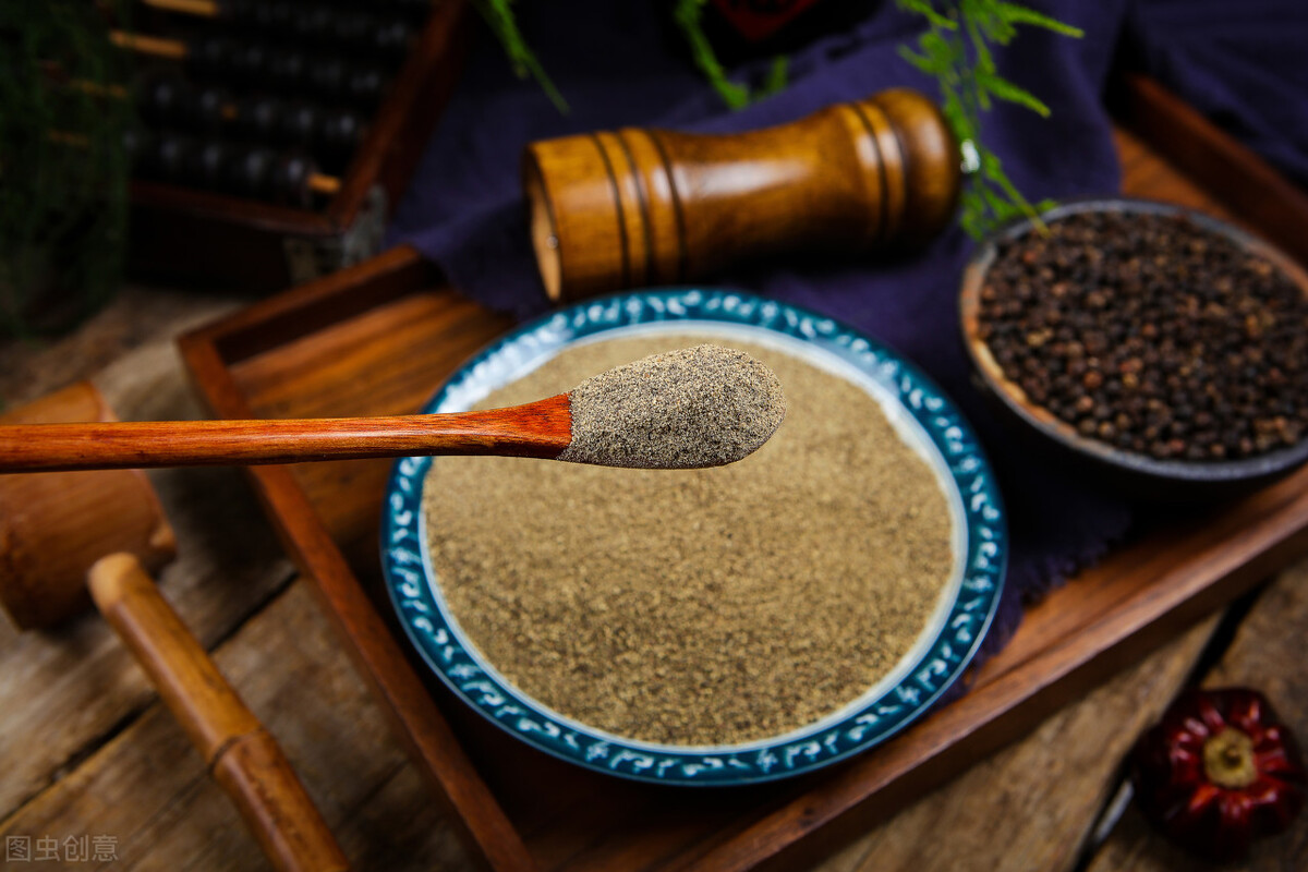 炖骨头怎么炖得又烂又香呢,家常炖大骨头放什么料