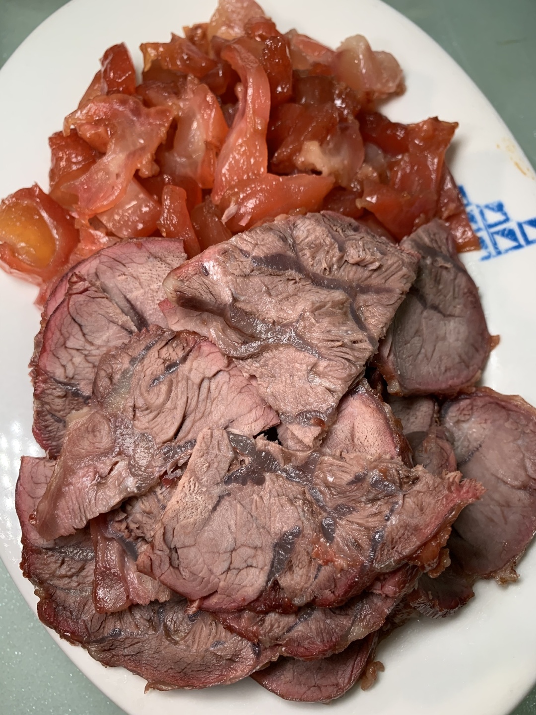 长春汽车厂美食肥肠,长春老胖熏酱猪手