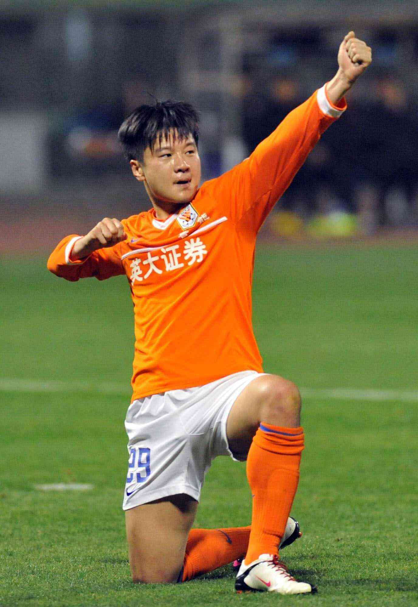 辽足杨旭2012,辽足杨旭简历