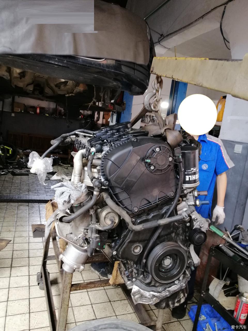 奥迪q32.0t烧机油解决办法,奥迪q31.4发动机烧机油