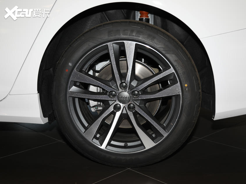 低配奥迪a6l值得买吗,低配奥迪a6l都有什么配置