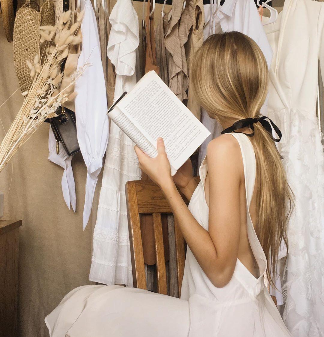 女生头上有东西,女生头上小饰品