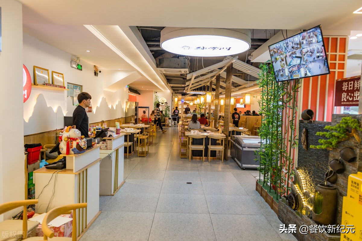 裸辞在广州开火锅店后，血亏230万，我含着泪，走上了天台