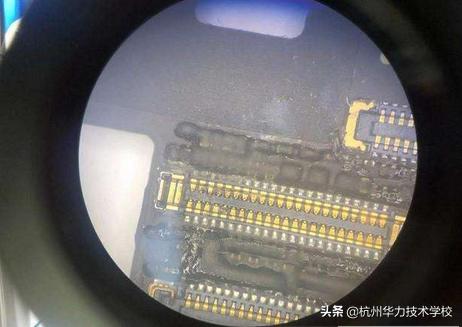 维修手机iphone,iphone进水无法开机有几种原因