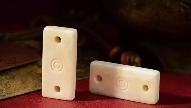 108手串背云如何搭配,5mm的手串搭配多大的背云