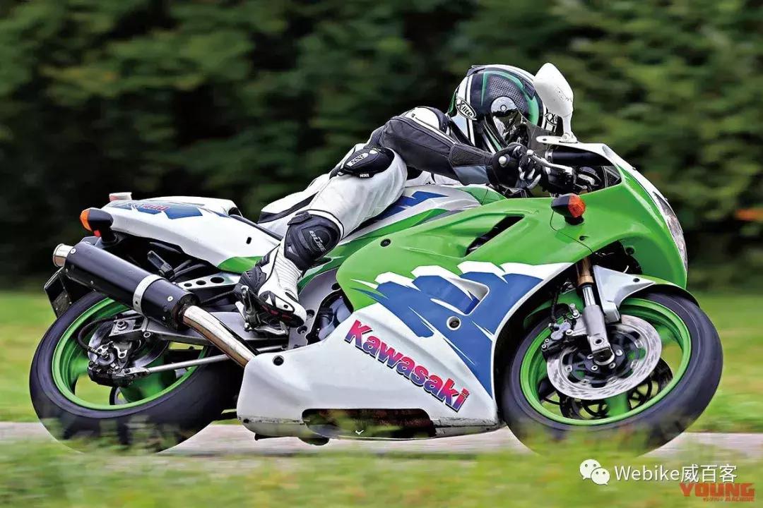 川崎ninja400vs川崎zx4rr,川崎zx4和川崎ninja400高燃视频