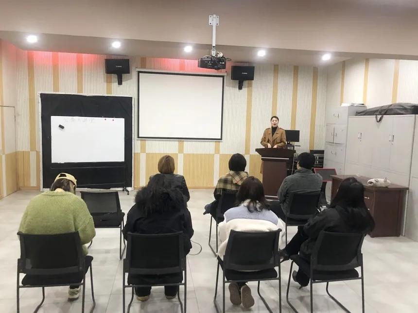 【各馆动态】铁岭市群众艺术馆“公益大讲堂”（十一）——《语言基本训练—声母训练》