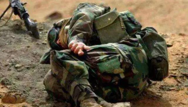 士兵在战场上,特种兵被子弹击中能活下来吗