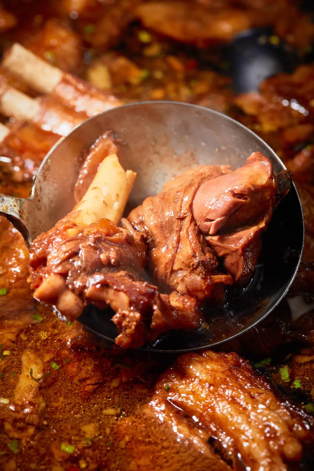 一到10月挤破头，这小镇也太好吃了吧